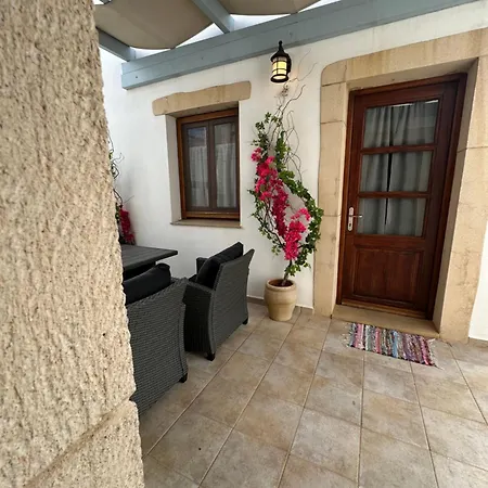 Apocalypsis Apartamento Skala